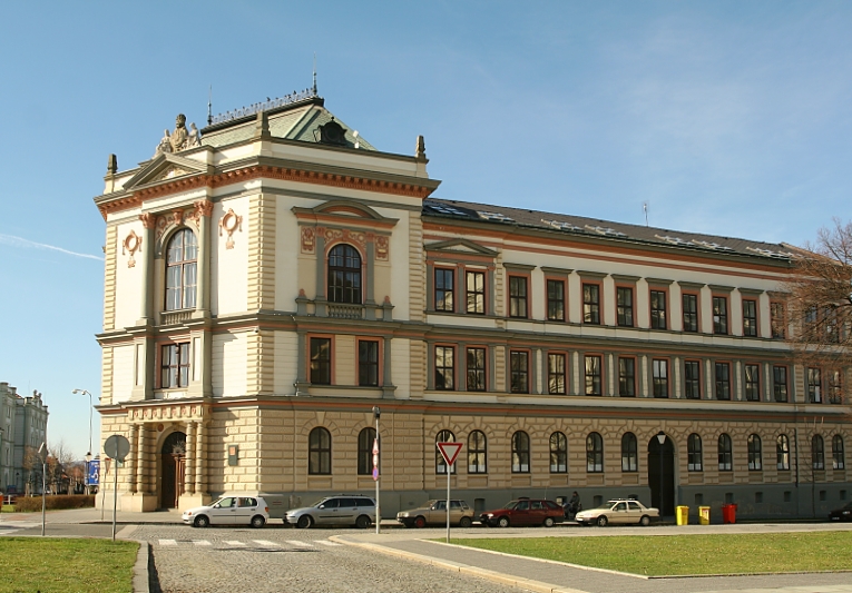 Gymnázium